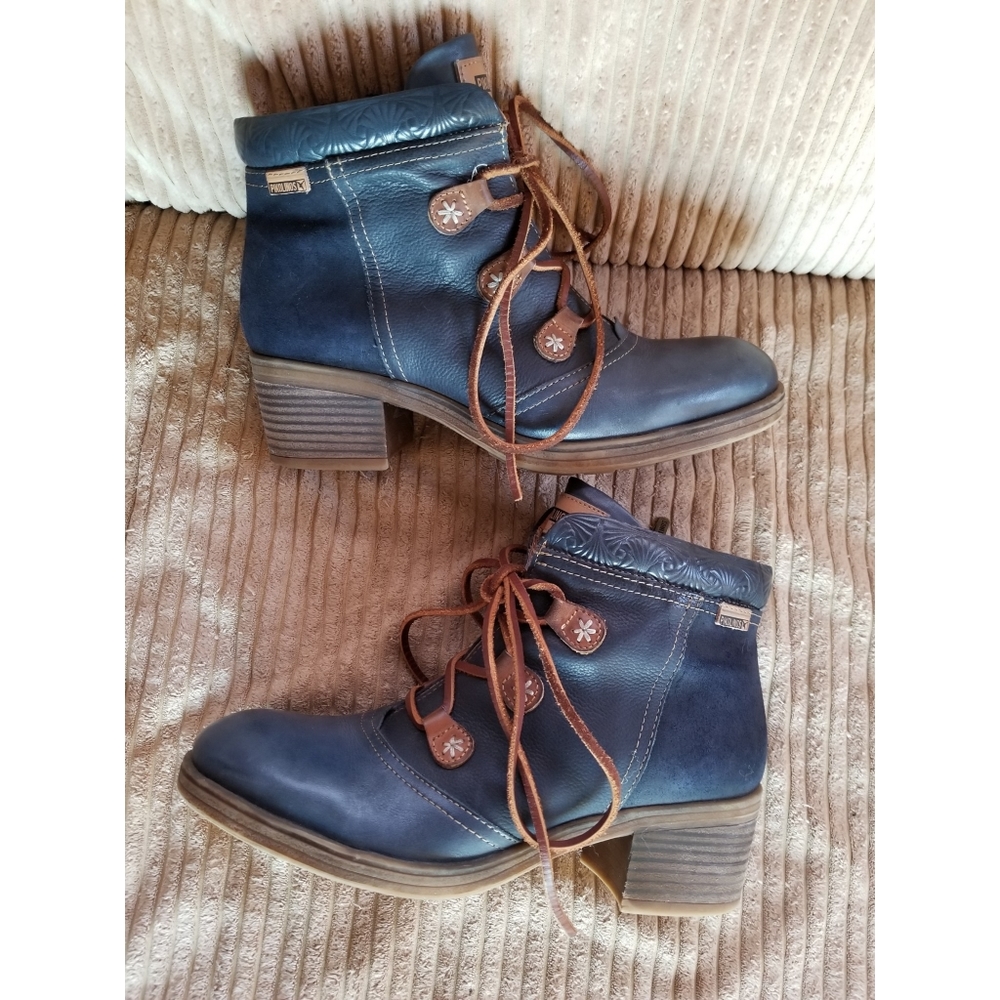 Pikolinos Blue Leather Suede Booties